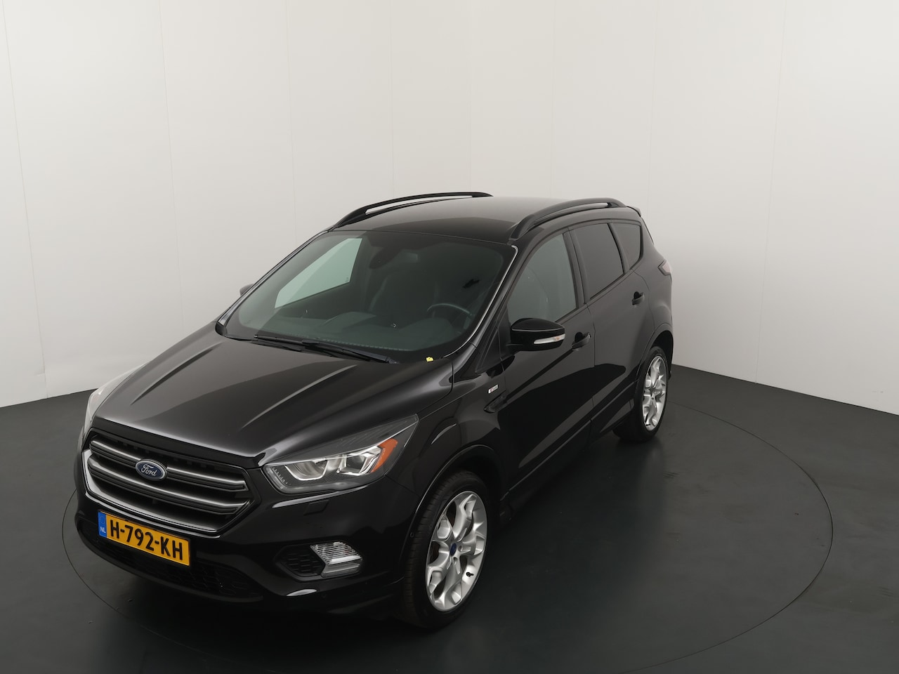 Ford Kuga - 1.5 EcoBoost 150 pk ST-Line | Winter Pack | 19" | El. a. klep | Half leer | Apple Carplay - AutoWereld.nl