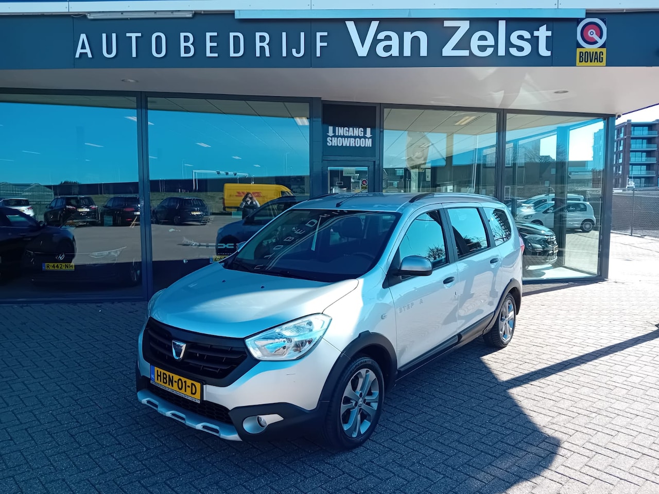 Dacia Lodgy - 1.2 TCe Stepway 7p., Airco, Multimediasysteem, Navigatie, Bluetooth telefoonverbinding, Cr - AutoWereld.nl
