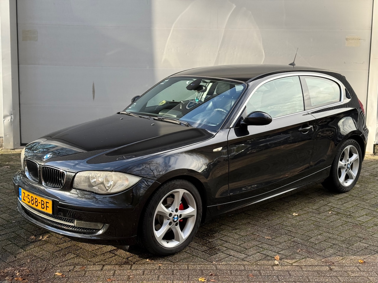 BMW 1-serie - 118d Corporate l Ketting VV l Roetfilter VV l Navi l Climate l Cruise l 6 bak l - AutoWereld.nl