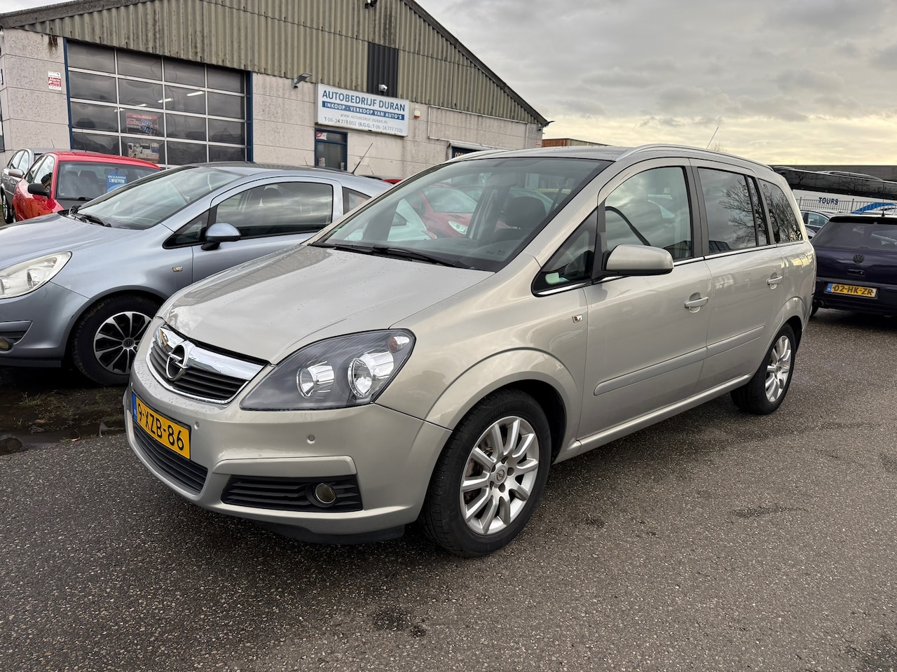 Opel Zafira - 1.8 Executive 7- Pers. NAV.+ Airco Bj:2007 - AutoWereld.nl