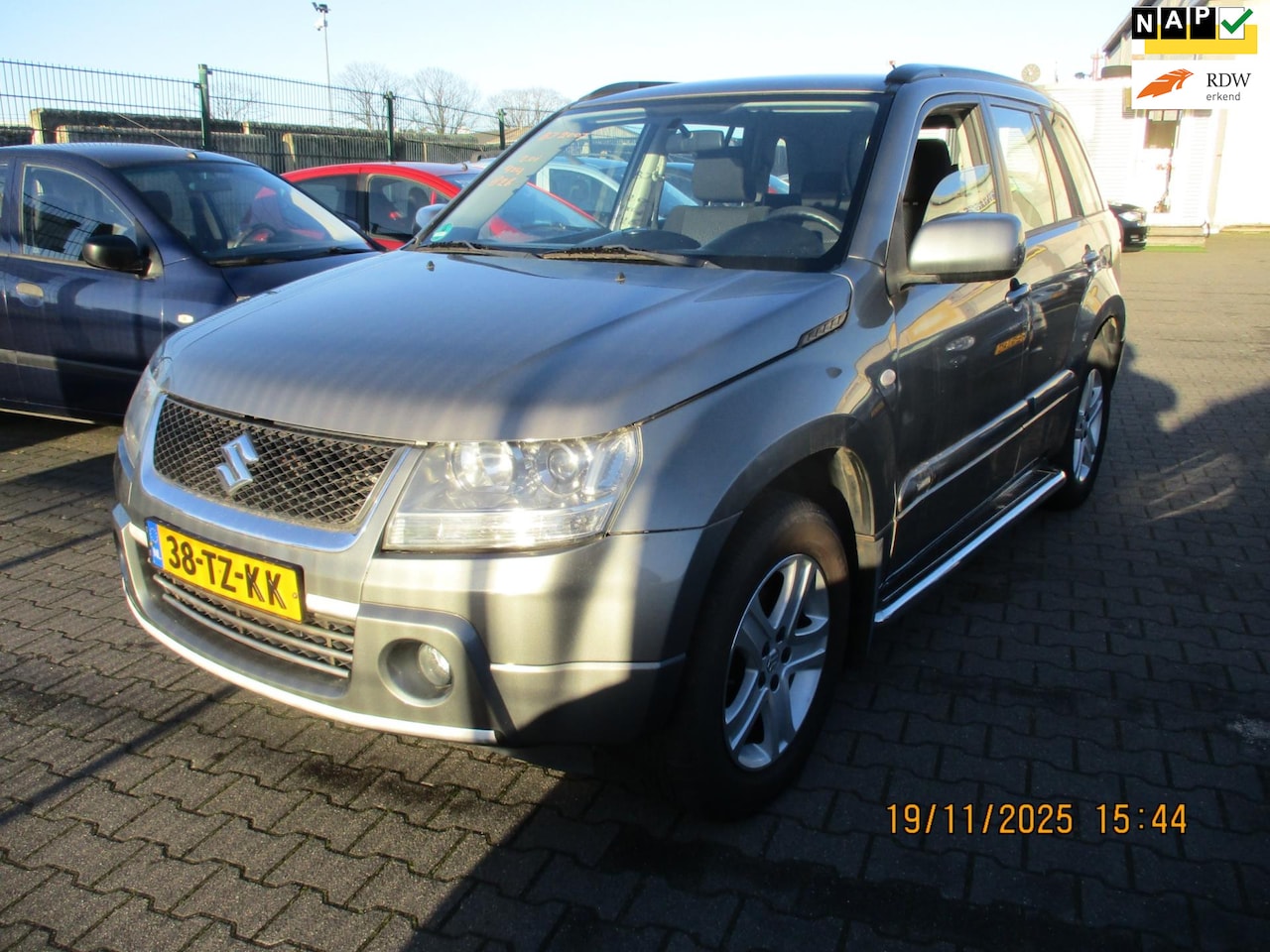 Suzuki Grand Vitara - Suzuki Grand Vitara 2.0-16V Exclusive 4X4 - AutoWereld.nl