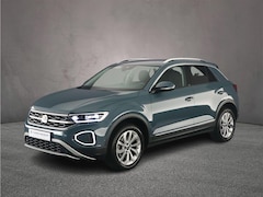 Volkswagen T-Roc - Style 1.5 TSI 150pk DSG Automaat Trekhaak, Adaptive cruise control, Navigatie, Achteruitri