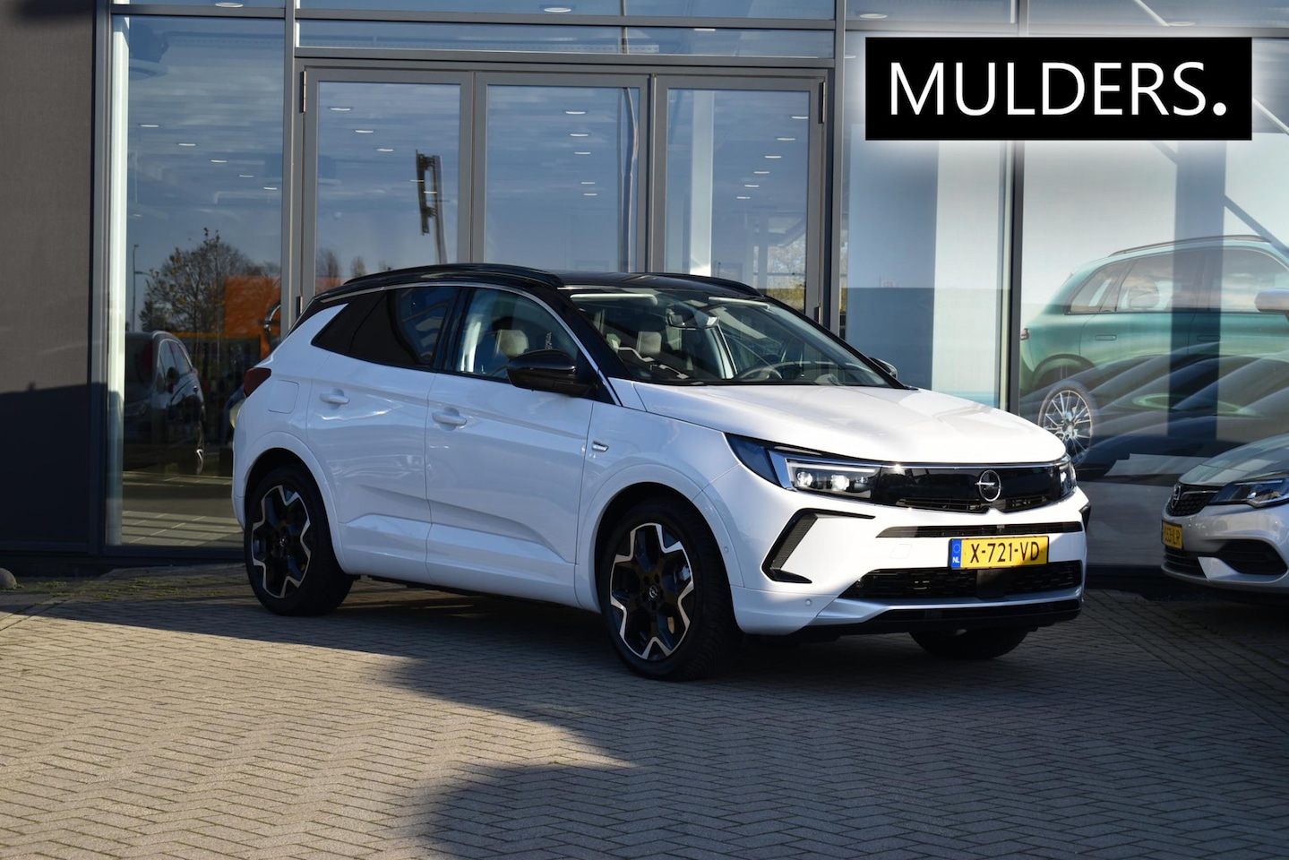 Opel Grandland - 1.6 Turbo Plug-In Hybrid Ultimate | Camera / stoel verw/verkoeling / Stuurverwarming - AutoWereld.nl