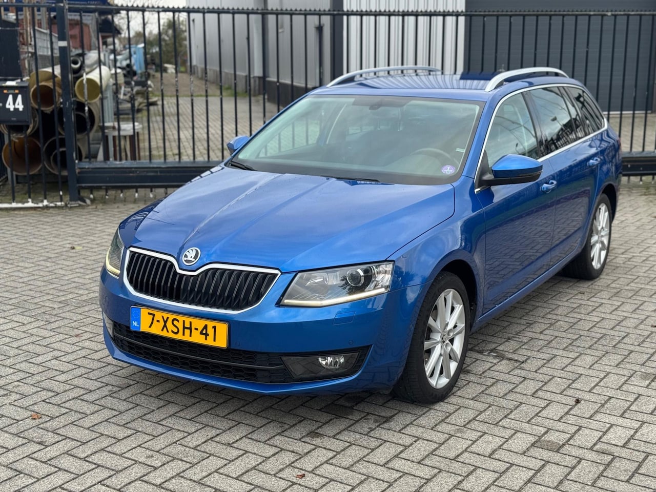 Skoda Octavia Combi - 1.2 TSI Greentech Elegance Businessline Automaat Clima Navi - AutoWereld.nl