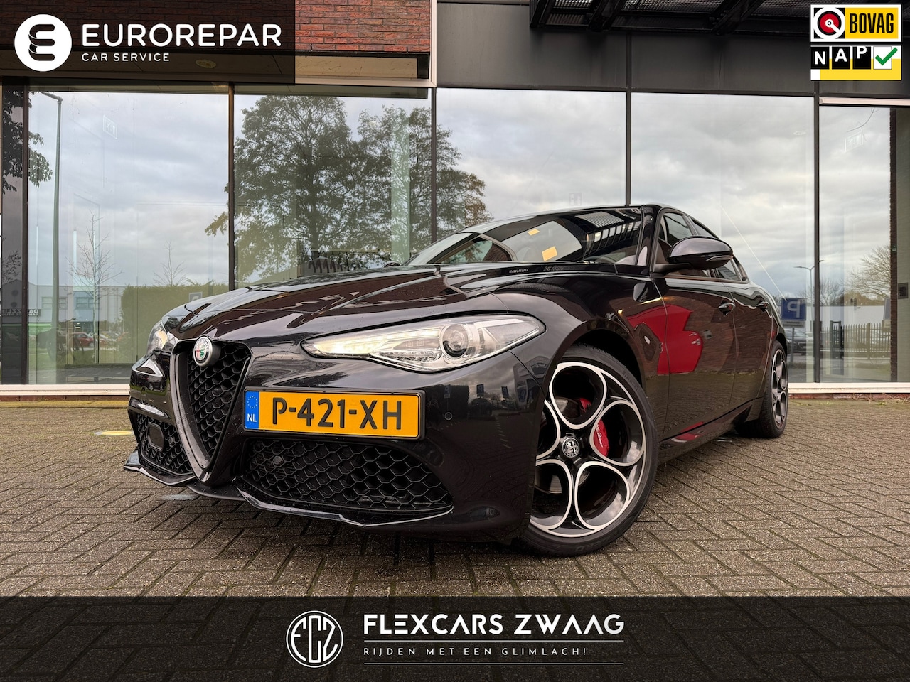 Alfa Romeo Giulia - 2.0T Sprint - Automaat - Pano/Schuifdak - Leder - Navi - Afn. Trekhaak -Org.NL - AutoWereld.nl