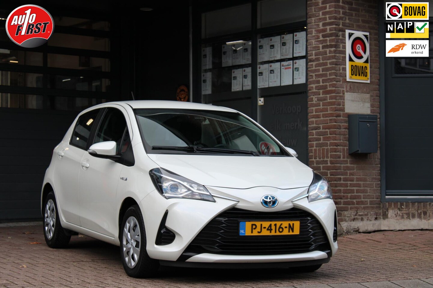Toyota Yaris - 1.5 Hybrid Aspiration // Camera // All season // Automaat // Dealer onderhouden - AutoWereld.nl