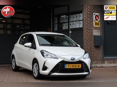 Toyota Yaris - 1.5 Hybrid Aspiration // Camera // All season // Automaat // Dealer onderhouden