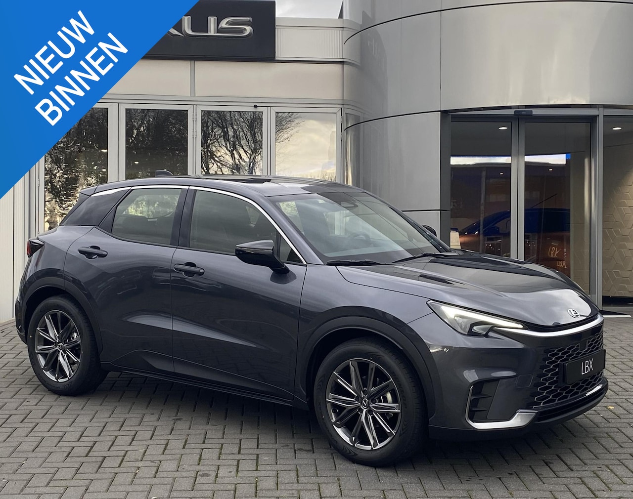 Lexus LBX - Elegant 2WD TECH PACK STOELVERWARMING STUURVERW KEYLESS ELEK-KOFFERKLEP BLIND-SPOT - AutoWereld.nl