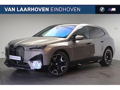 BMW iX - xDrive50 High Executive / Panoramadak / Trekhaak / Laserlight / Stoelventilatie / Soft-Clo