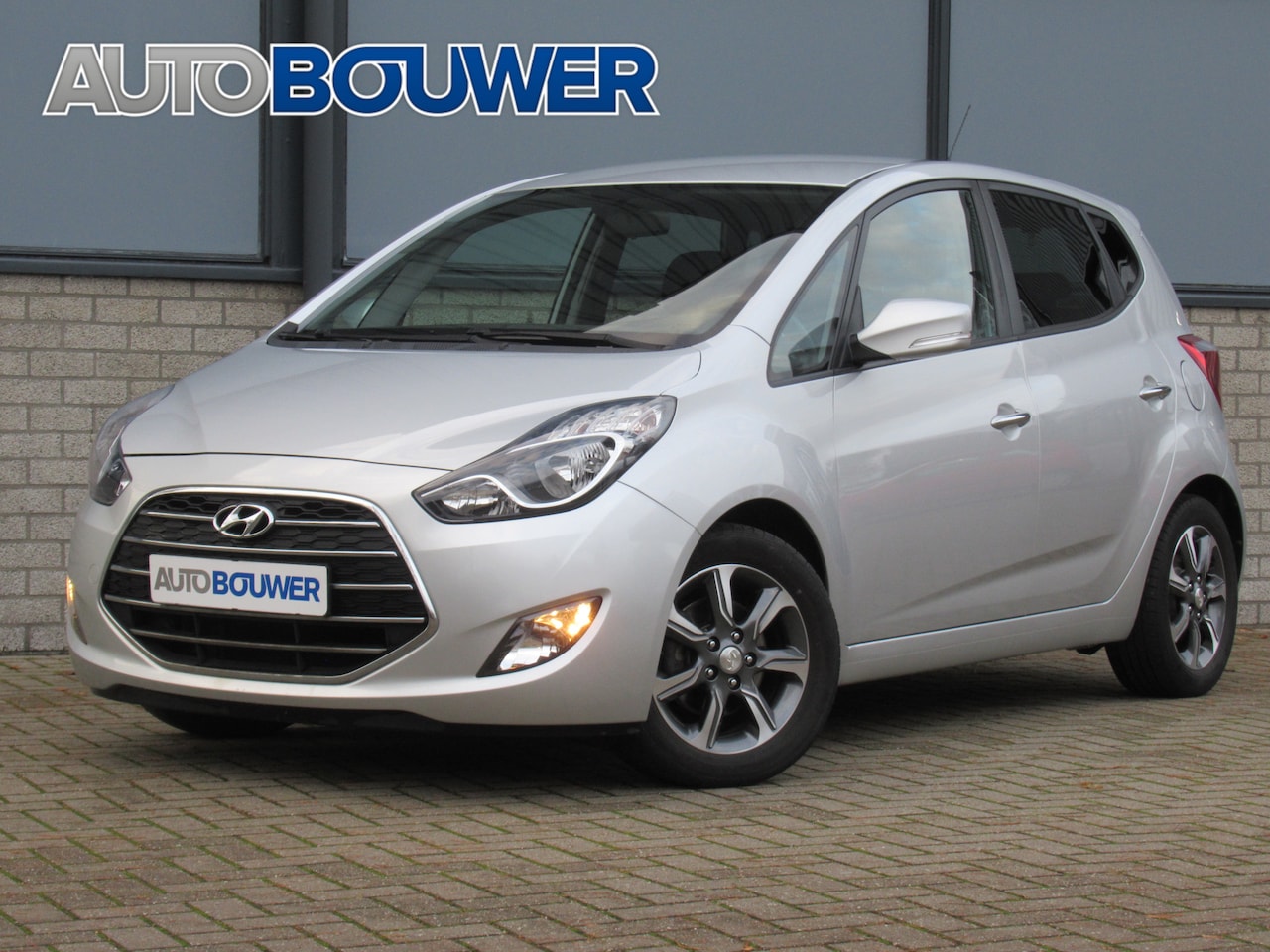 Hyundai ix20 - 1.6i Premium Automaat 1e eigen | dealer onderh | navi | camera | stoel + stuur verw. - AutoWereld.nl