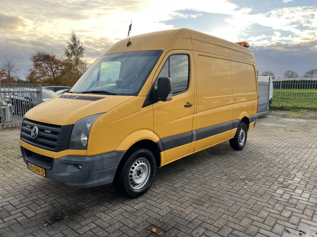 Volkswagen Crafter - 35 | 2.0L TDI| BJ:2013| AIRCO| MOTOR DEFECT! - AutoWereld.nl