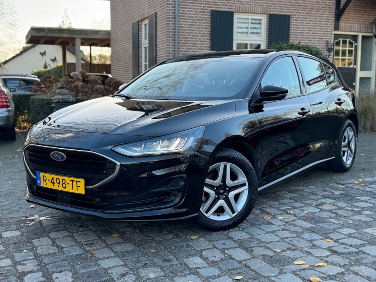 Ford Focus - HB 1.0 100pk Connected airco,navigatie,led,pdc,cruise - AutoWereld.nl