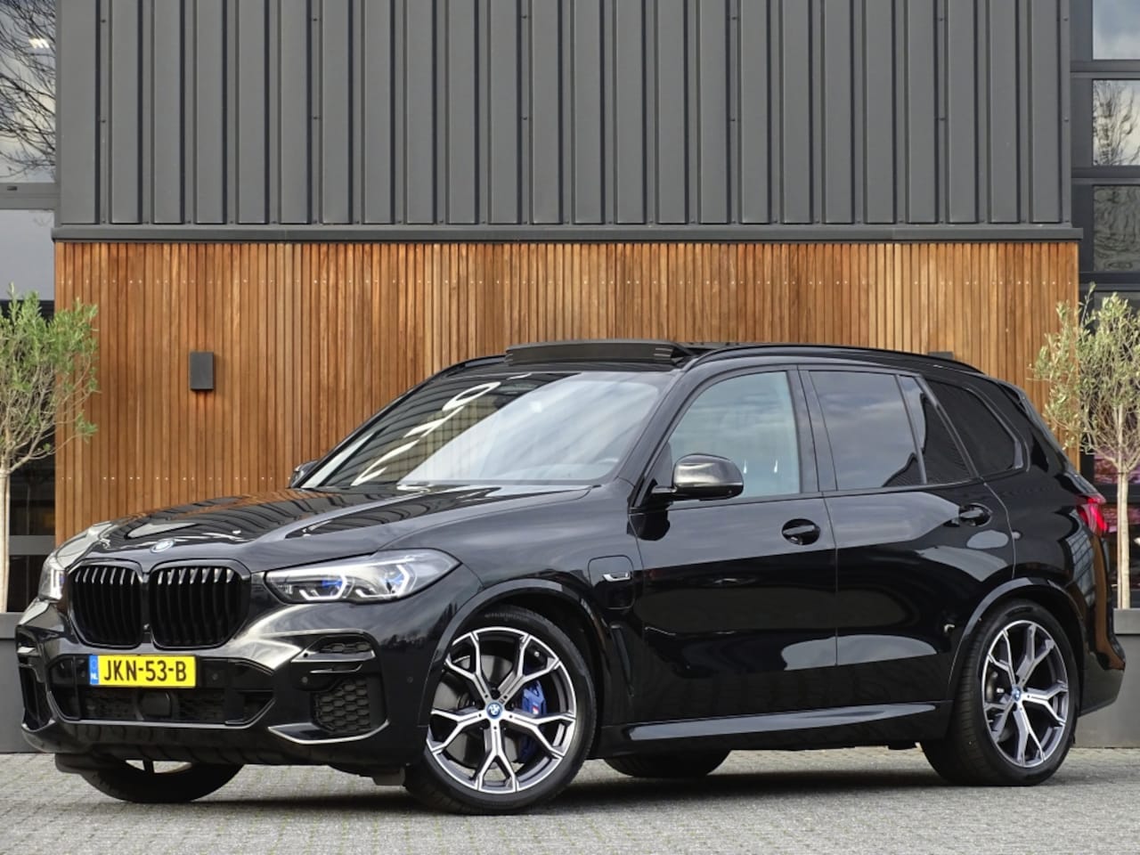 BMW X5 - 45e X-drive 394PK / M-Sport Pro / Individual / 360° / 2022 / Las - AutoWereld.nl