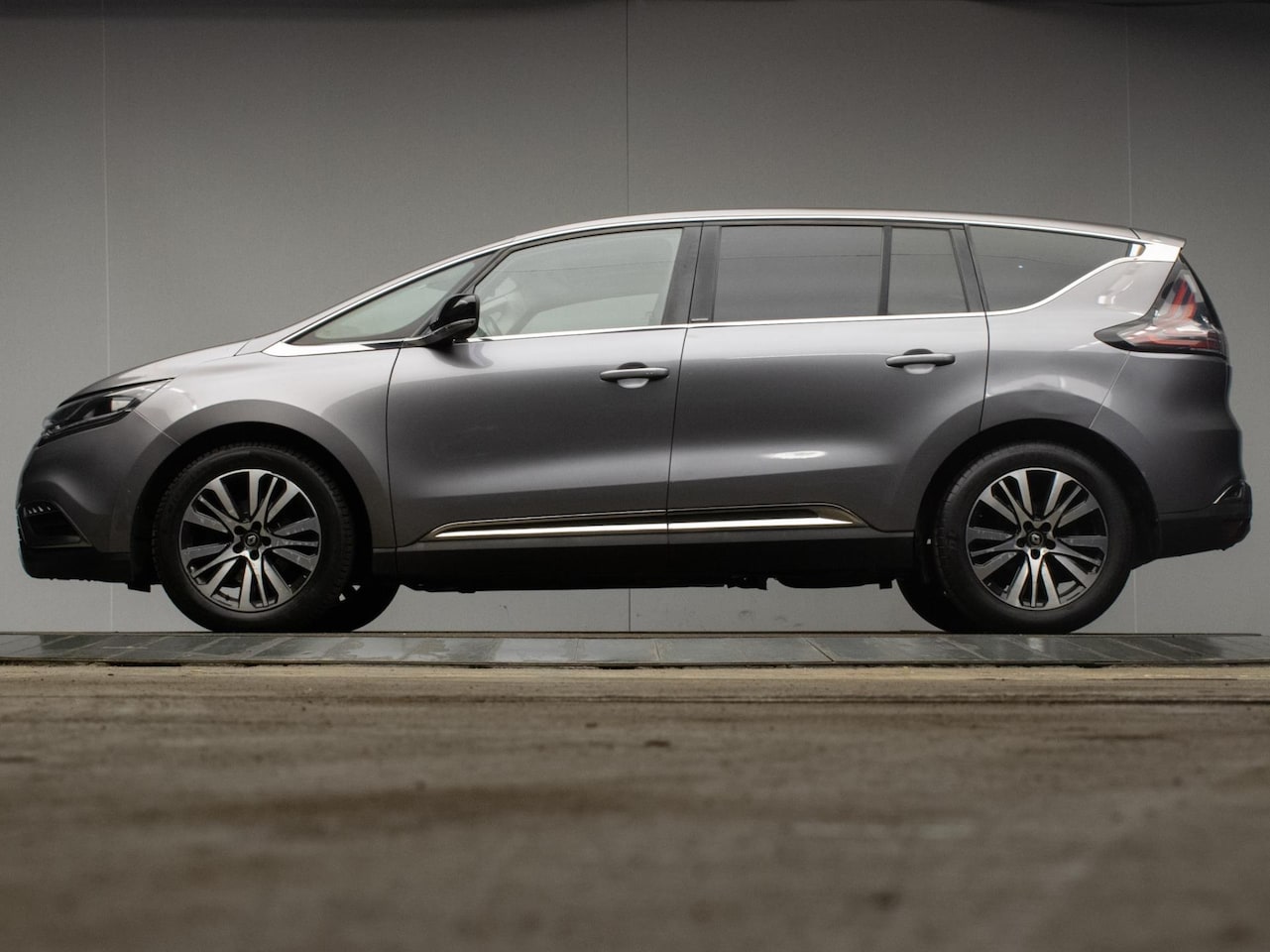 Renault Espace - 1.6 TCe Initiale Paris 7p. Sport (PANORAMADAK,HEAD UP DISPLAY,NAVI,LED,CRUISE,LEDER,STOELV - AutoWereld.nl