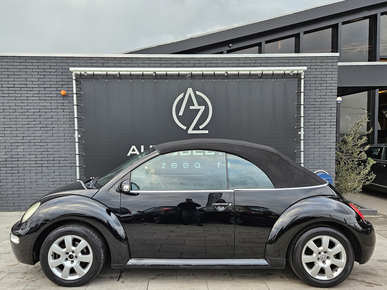 Volkswagen New Beetle Cabriolet - 2.0 *AC*Cabrio - AutoWereld.nl