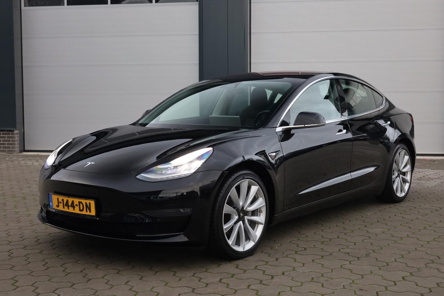 Tesla Model 3 - Long Range RWD Long Range AWD 75 kWh - AutoWereld.nl