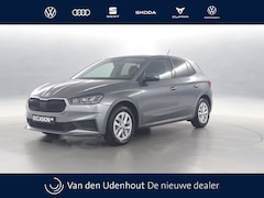 Skoda Fabia - 1.0 MPI 80pk Ambition / Navigatie via App Connect / Cruise Control / Parkeersensoren