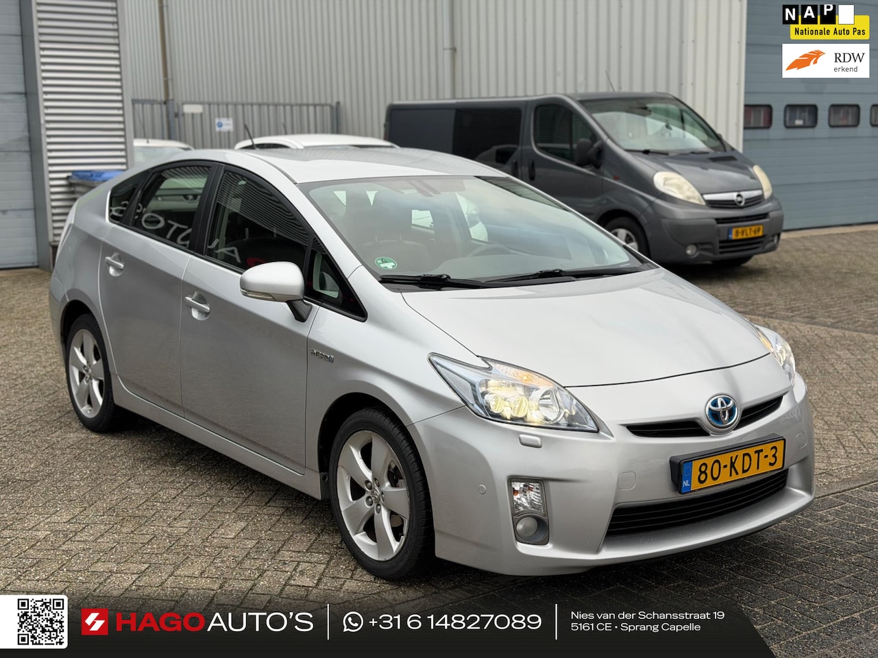 Toyota Prius - 1.8 Dynamic Navi | Leder | LED | HUD | Cruise | PDC | Camera | Dealer Onderhouden - AutoWereld.nl
