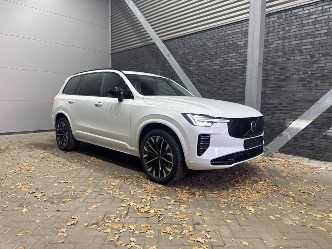 Volvo XC90 - T8 Plug-in hybrid Plus Dark | Luchtvering | Head-Up | Panoramadak | ACC | 360° Camera | St - AutoWereld.nl