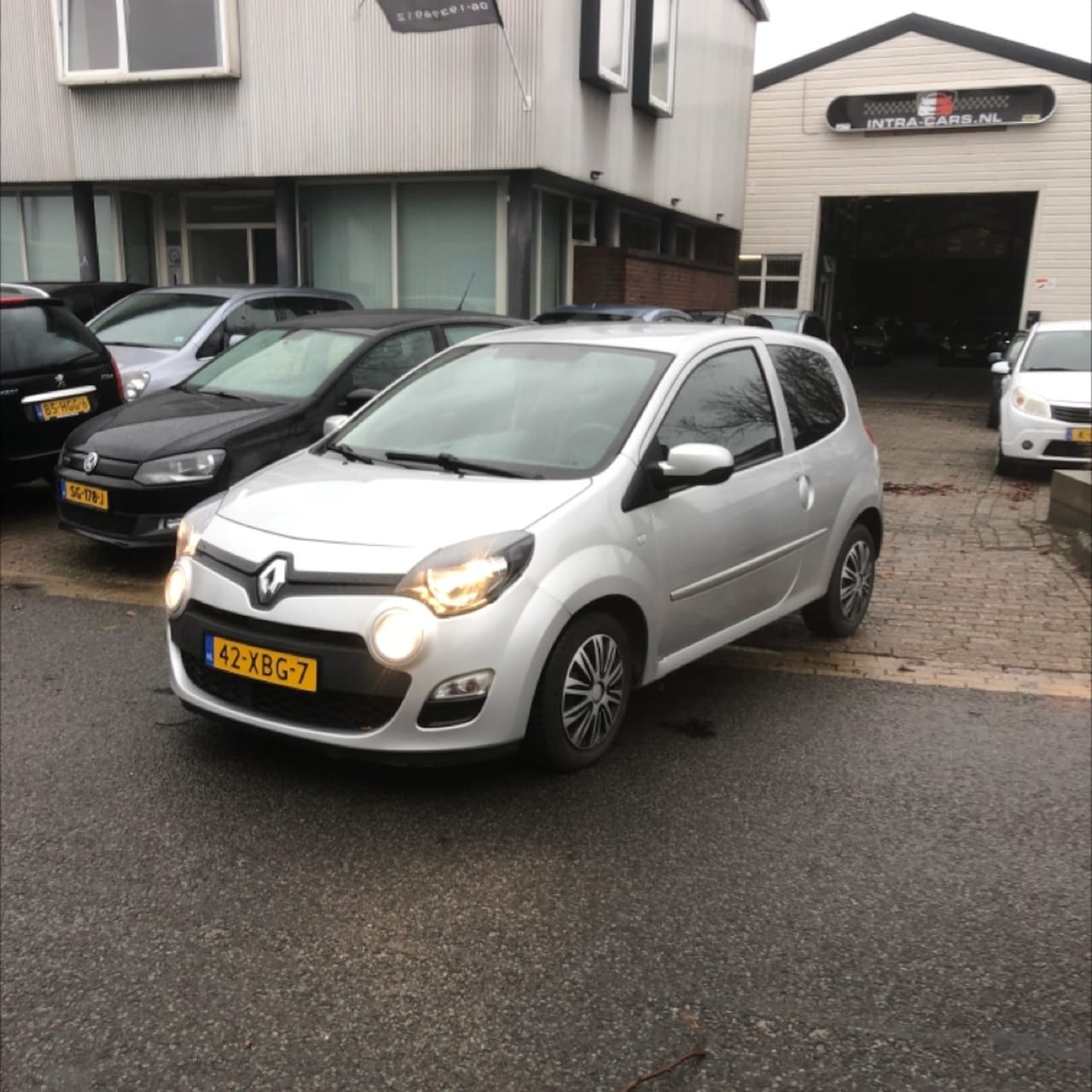 Renault Twingo - 1.2 16V Collection Airco Keurig nette en goed rijdende Twingo. Prijs is inclusief nieuwe A - AutoWereld.nl