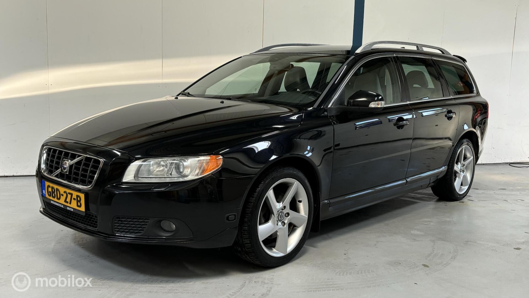 Volvo V70 - 2.0F Summum LEER / XENON / YOUNGTIMER - AutoWereld.nl
