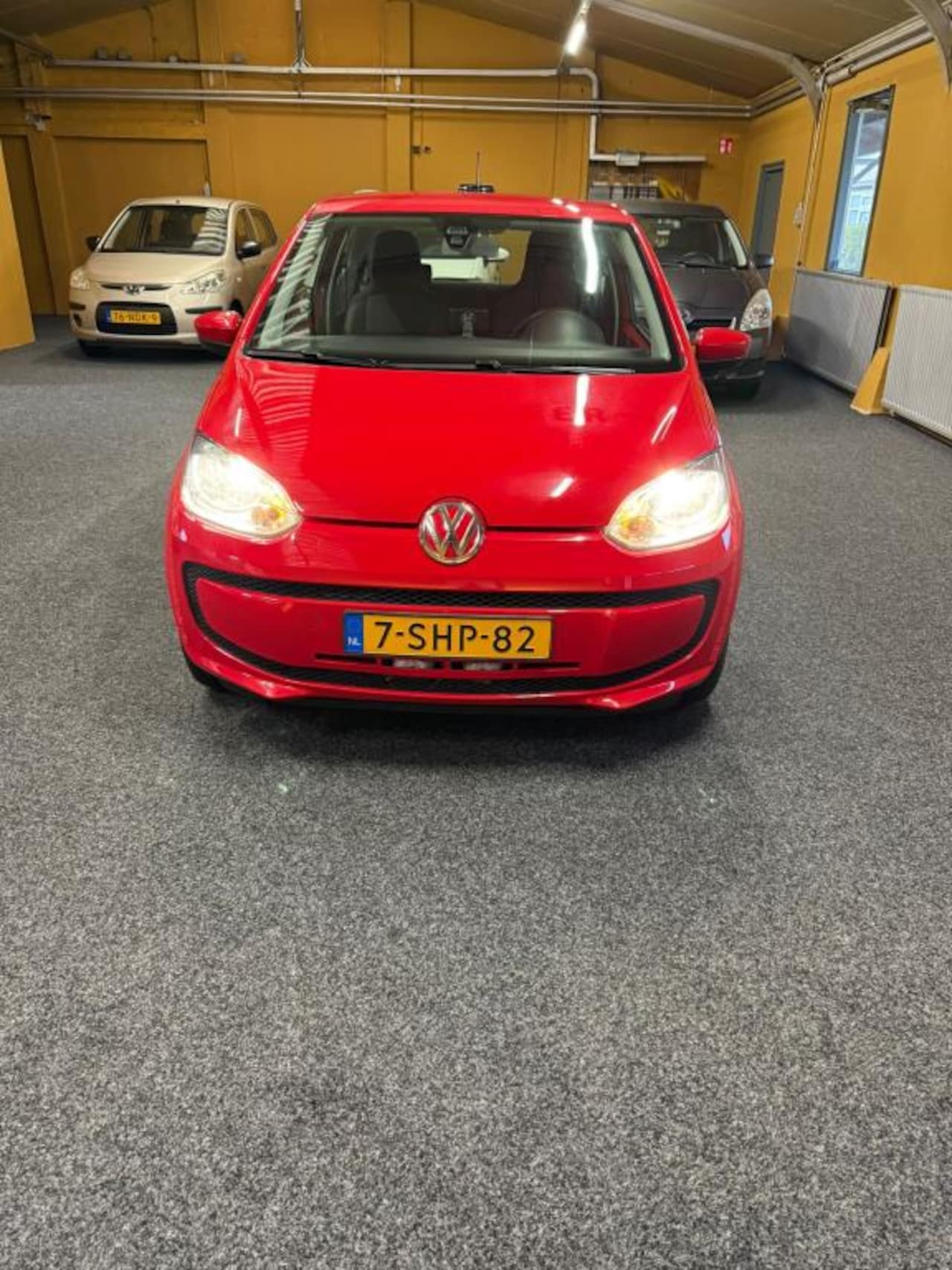 Volkswagen Up! - 1.0 move up! 1ste eigenaar originele navigatie airco telefoon verbinding - AutoWereld.nl