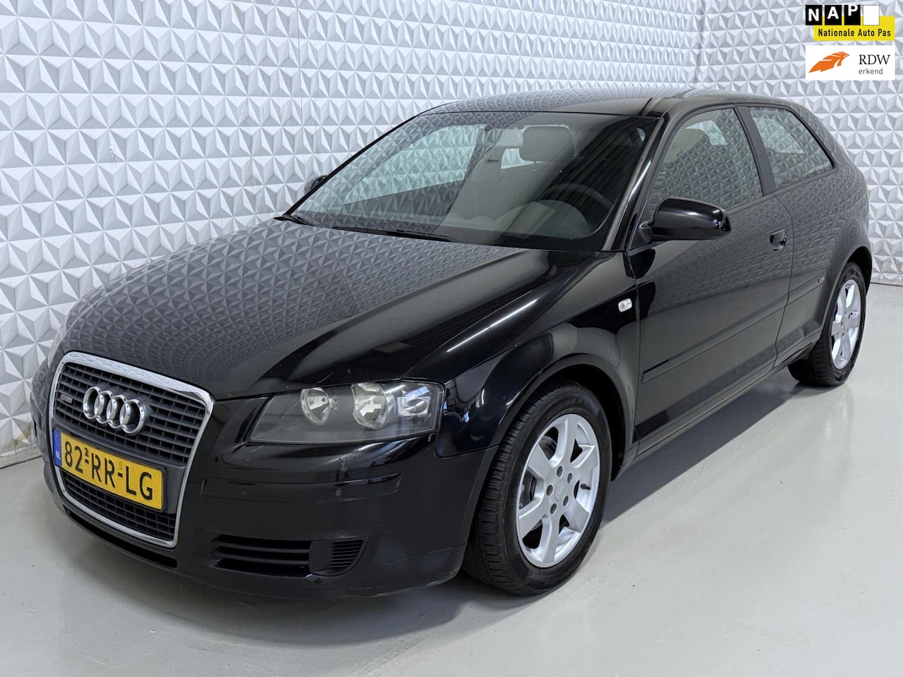 Audi A3 - 1.9 TDI 77KW Attraction Clima Cruise Sportvelgen(2005) - AutoWereld.nl