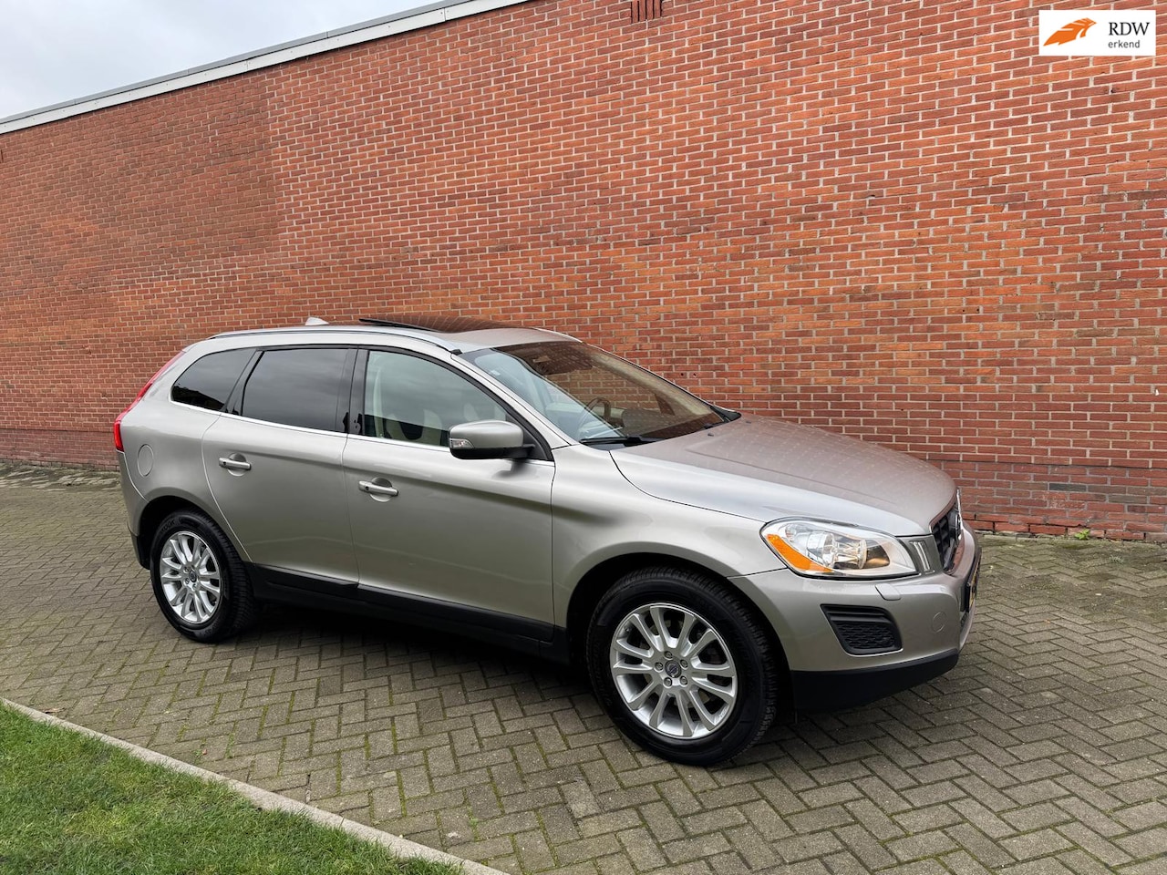 Volvo XC60 - 3.2 AWD Ocean Race Leder Navi Cruise Pano - AutoWereld.nl