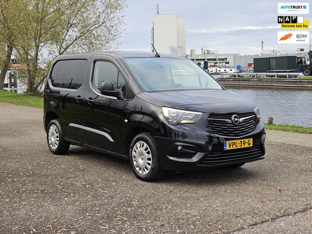 Opel Combo - 1.5D L1H1 Edition Airco. El.Ramen. Cruiscontrol. Navi - AutoWereld.nl