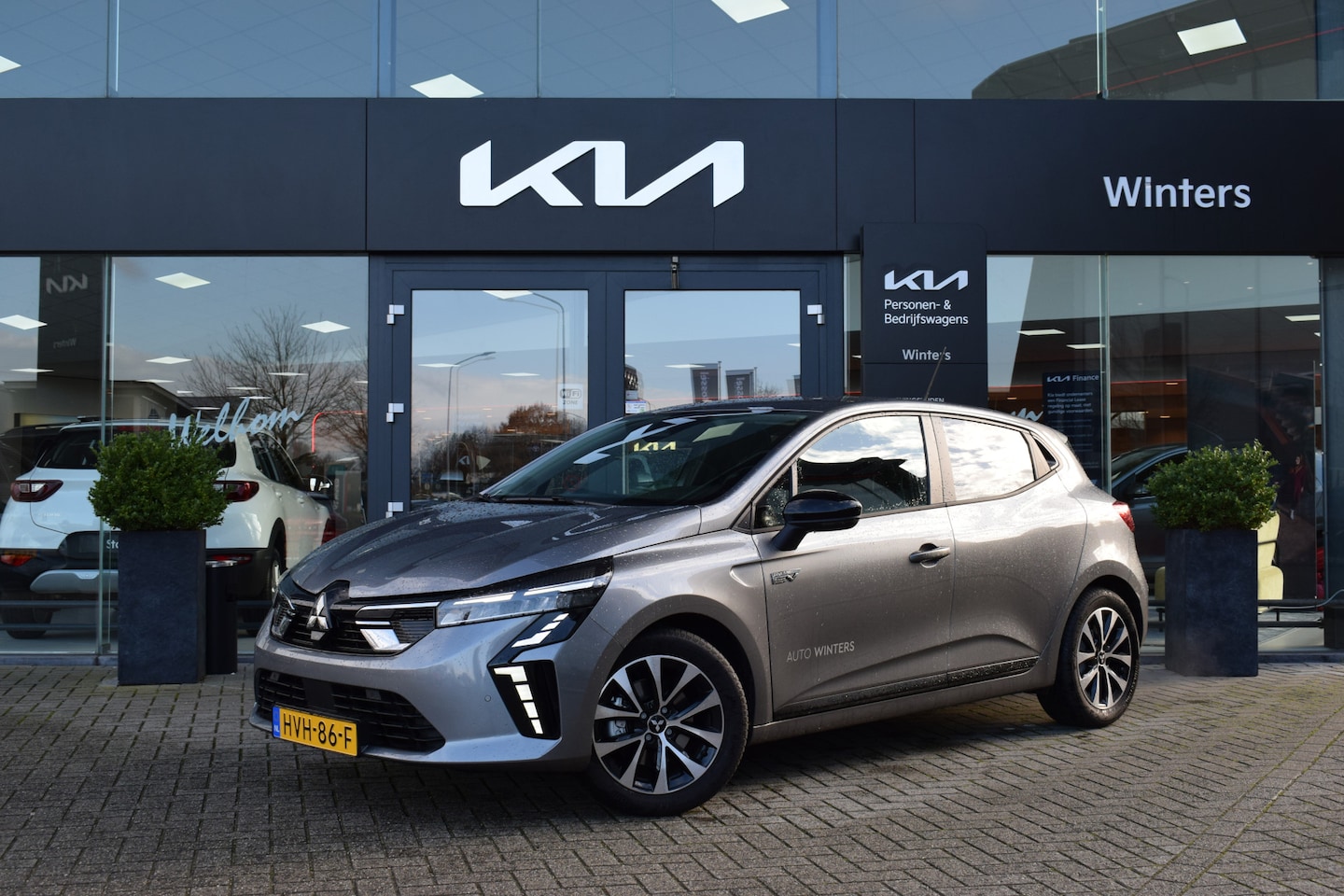 Mitsubishi Colt - 1.6 HEV Intense Camera | Parkeersensoren voor+achter | Climate Control | Keyless | 8 Jaar - AutoWereld.nl