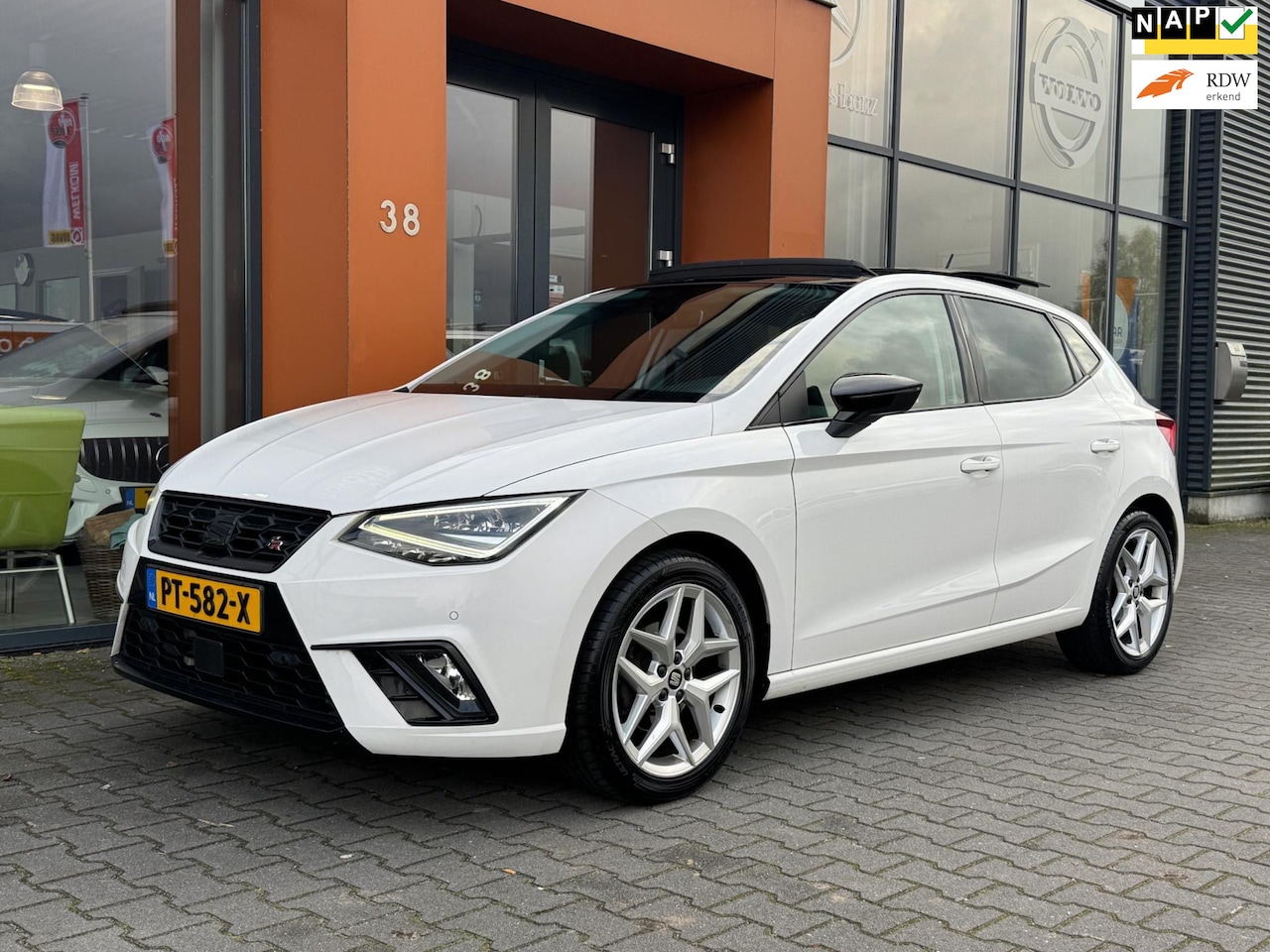 SEAT Ibiza - 1.0TSI FR|Panodak|LED|Carplay|Beats audio|PDC+CAM - AutoWereld.nl