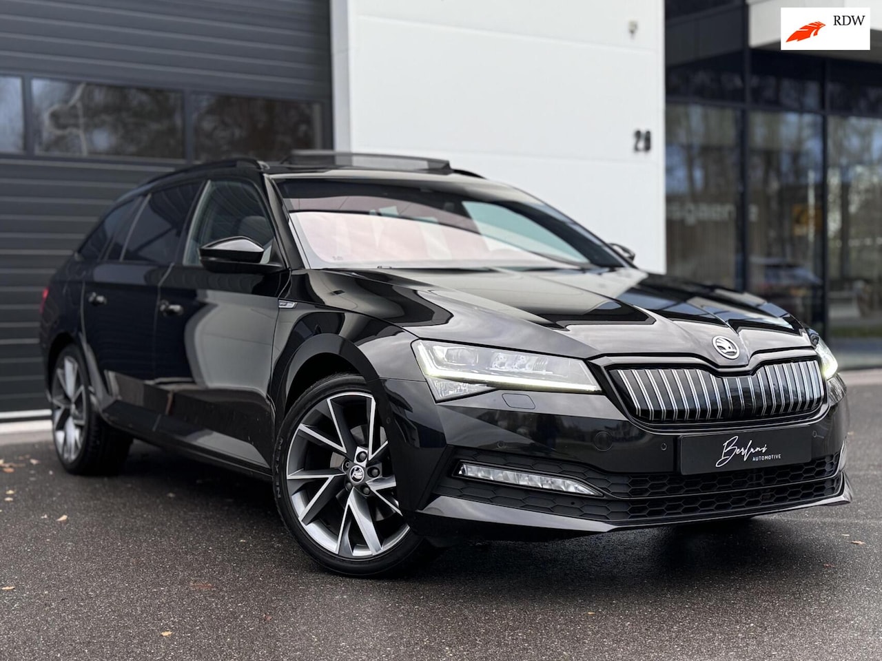 Skoda Superb Combi - 1.4 TSI iV Sportline Business Panoramadak - AutoWereld.nl