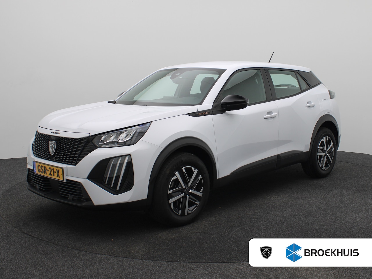 Peugeot 2008 - 1.2 Hybrid 136 Style | Airco (automatisch) | Apple Carplay/Android Auto|telefoonintegratie - AutoWereld.nl