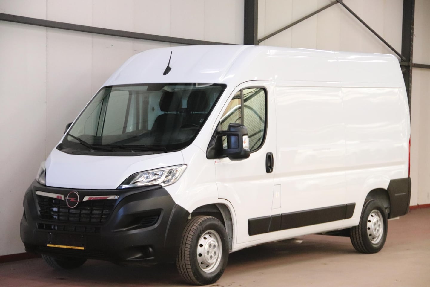 Opel Movano - 2.2D 140 L2H2 Apple Carplay - AutoWereld.nl