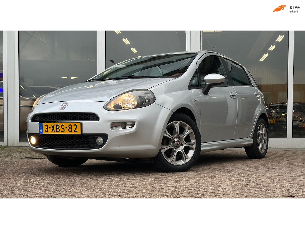 Fiat Punto Evo - 0.9i TwinAir Lounge 2e Eigenaar Airco Navigatie - AutoWereld.nl