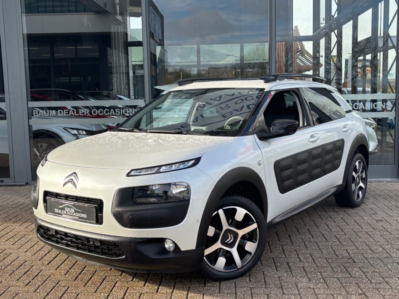 Citroën C4 Cactus - 1.2 PT SenS SHINE 110 PK CARPLAY AIRCO/ECC NAVI PANO - AutoWereld.nl