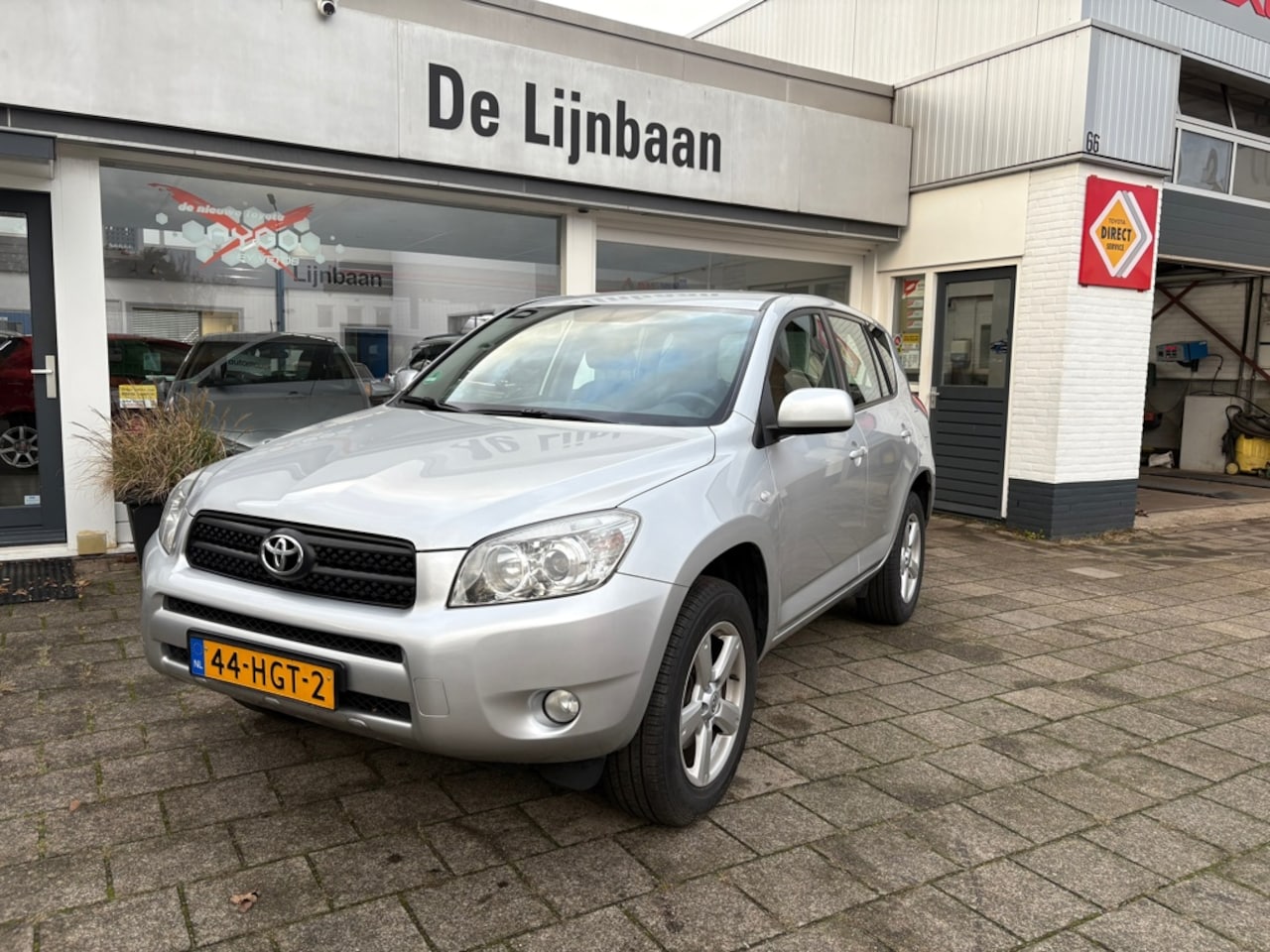 Toyota RAV4 - 2.0 VVTi Linea Terra 2.0 VVTi Linea Terra - AutoWereld.nl