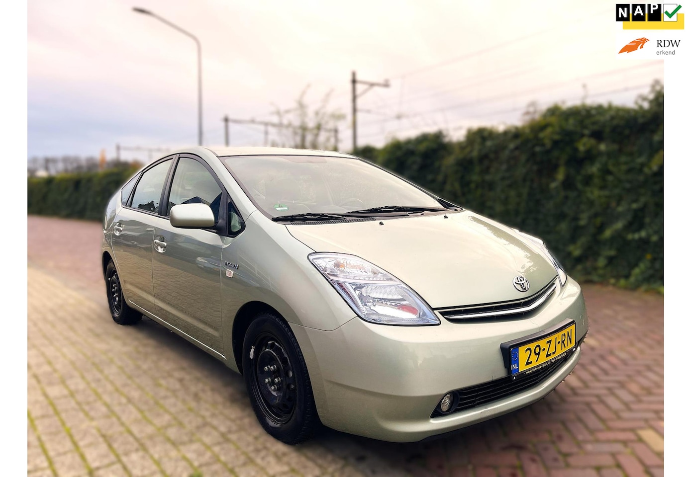 Toyota Prius - 1.5 VVT-i Business Edition 1.5 VVT-i Business Edition - AutoWereld.nl