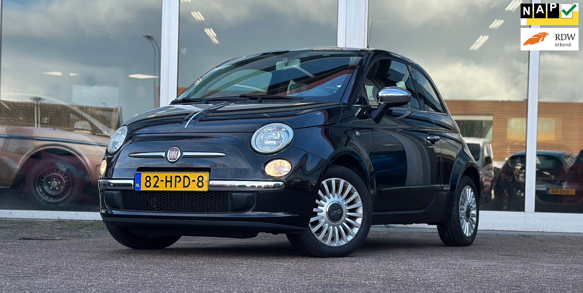 Fiat 500 - 1.2i Lounge 1e Eigenaar Schuif/Kantel dak Navigatie Airco - AutoWereld.nl