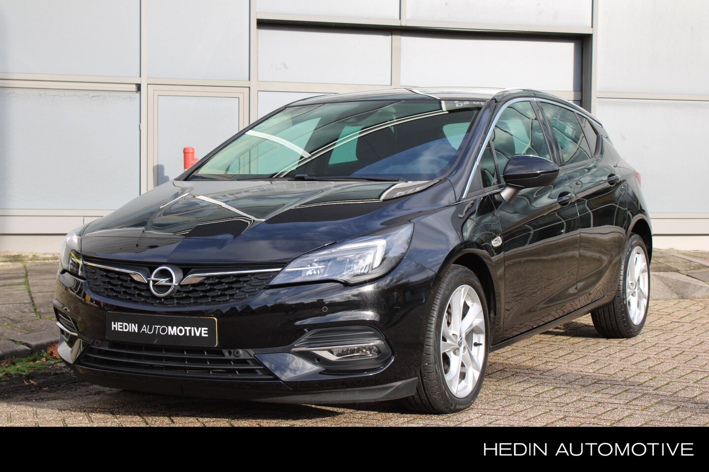 Opel Astra - 1.4 Edition Automaat | AGR stoelen | Parkpilot & Camera | Trekhaak - AutoWereld.nl