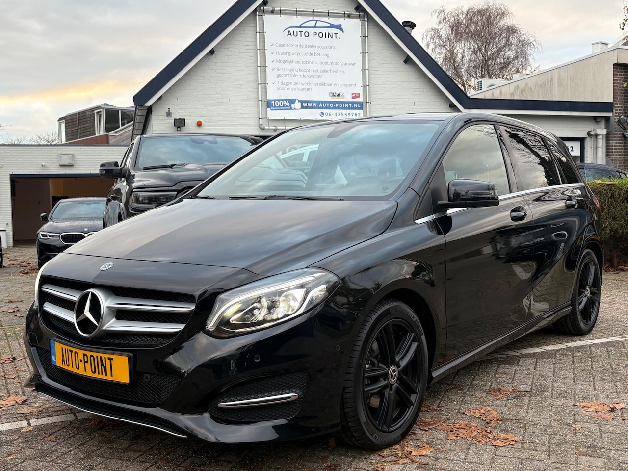 Mercedes-Benz B-klasse - 180 AUT7/SPORTSEATS/LEDER/KEYLESS/NAVI/PDC - AutoWereld.nl