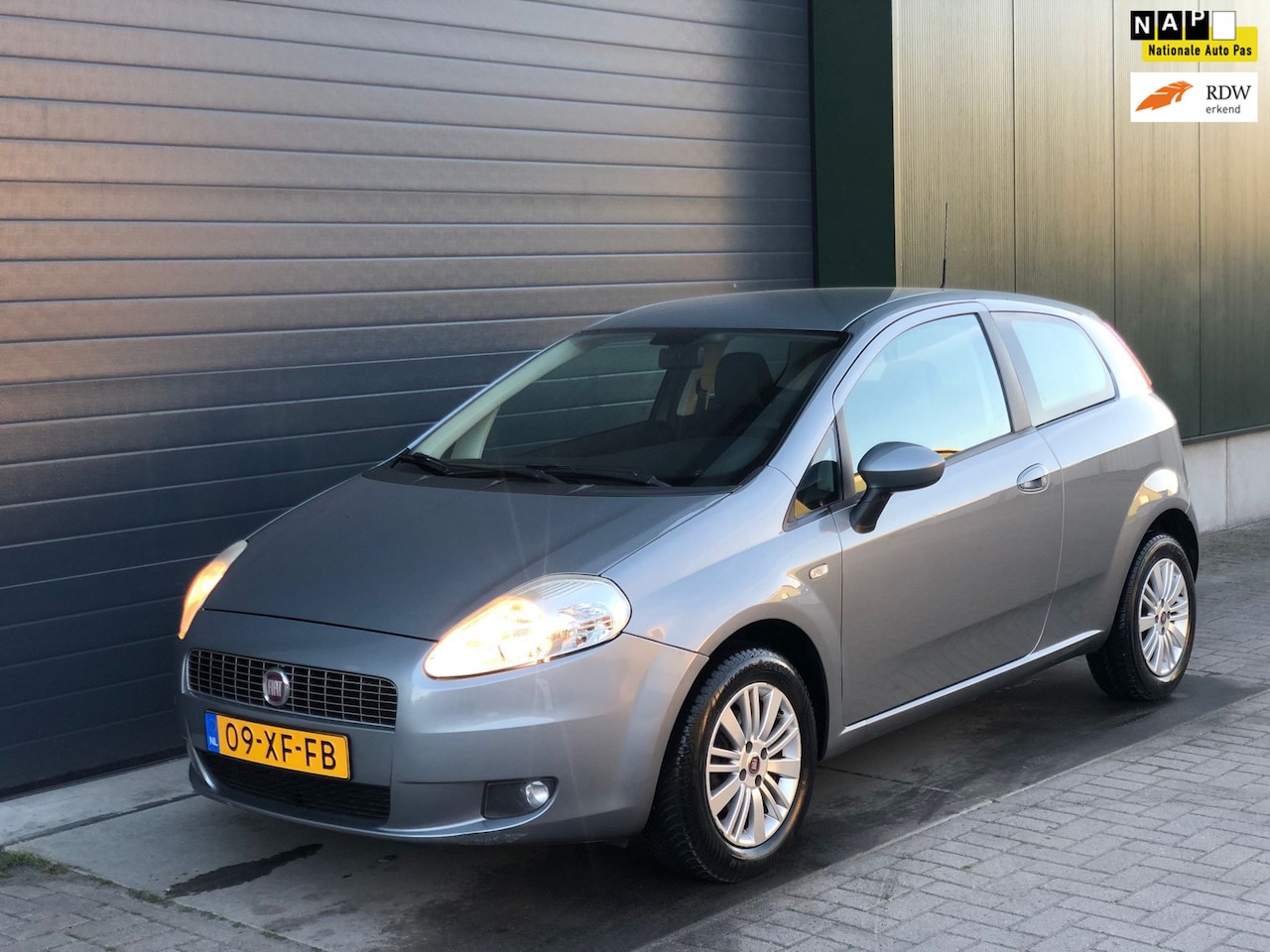Fiat Grande Punto - Topstaat 1.4 | AUTOMAAT | Nieuwe APK | NAP - AutoWereld.nl
