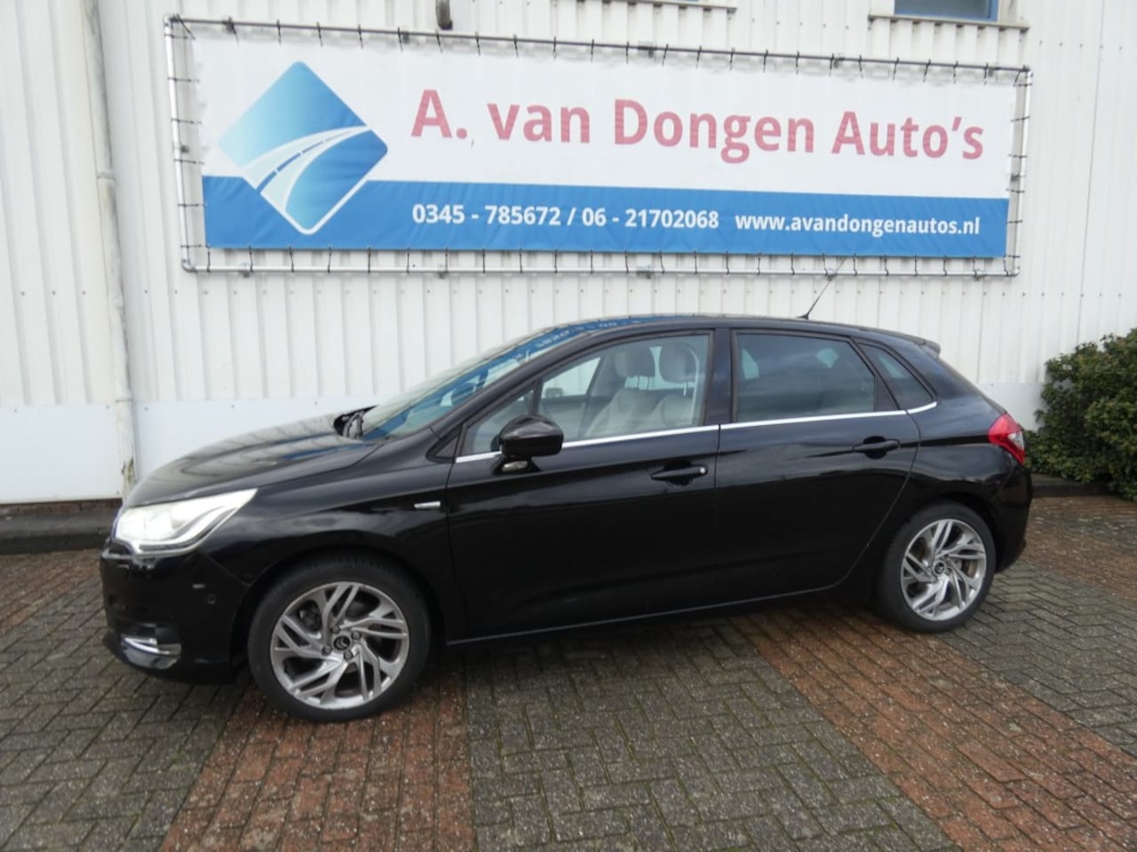 Citroën C4 - 1.6 VTi Exclusive 1.6 VTI EXCLUSIVE,Massage,Dodehoek,Trhaak,Nwe APK - AutoWereld.nl