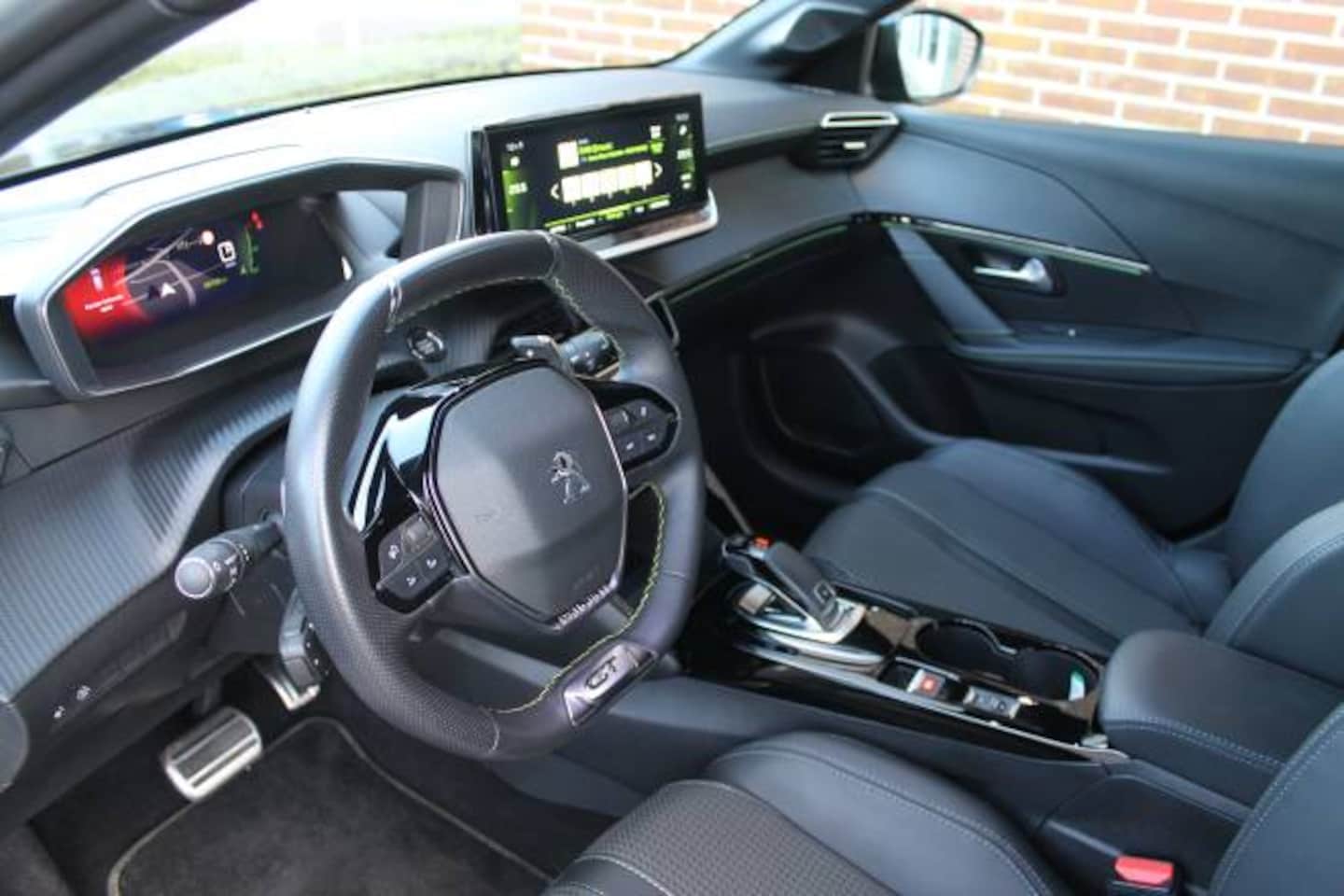 Peugeot 208 - 1.2 PureTech 130pk EAT8 GT