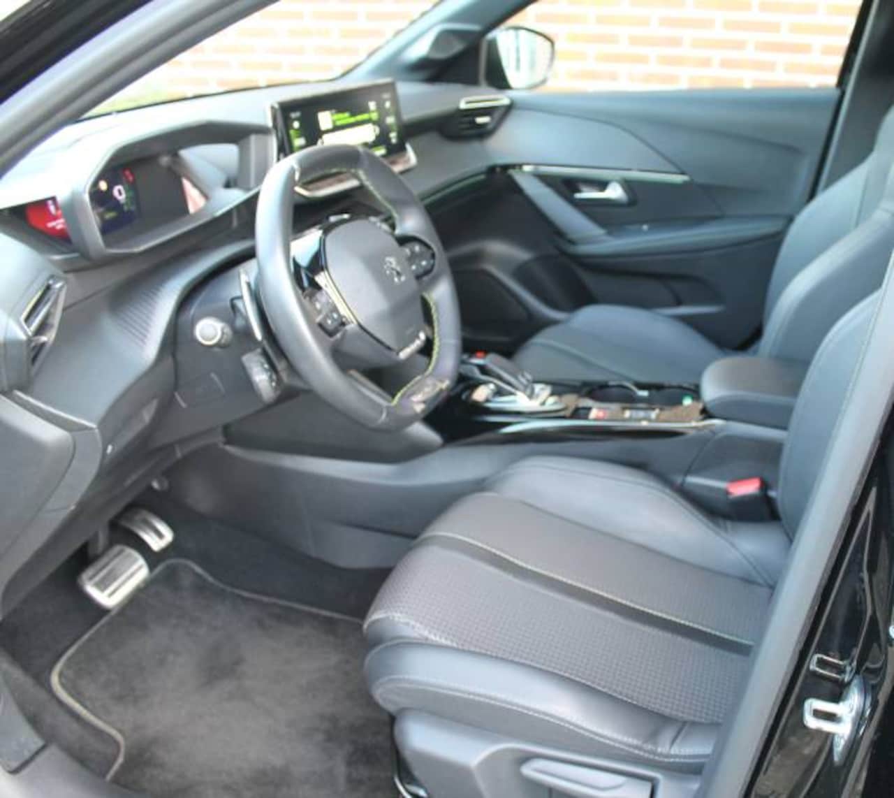 Peugeot 208 - 1.2 PureTech 130pk EAT8 GT