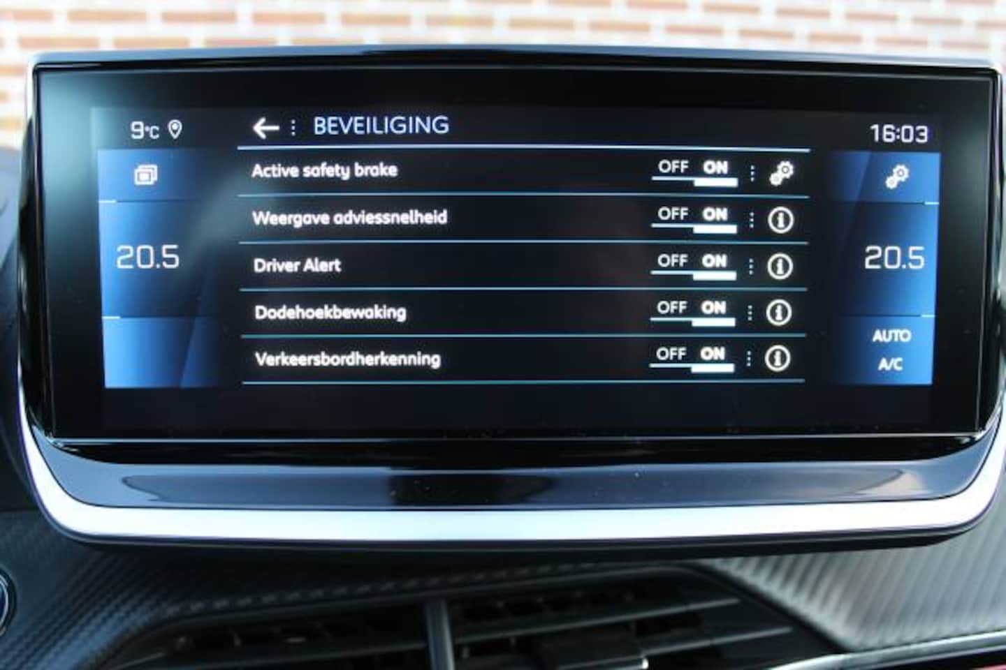 Peugeot 208 - 1.2 PureTech 130pk EAT8 GT