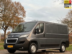 Peugeot Boxer - 330 2.2BlueHDi 140PK L2H1Premium|NAP|airco|cruise|achteruitrijcamera|navi|trekhaak|bluetoo