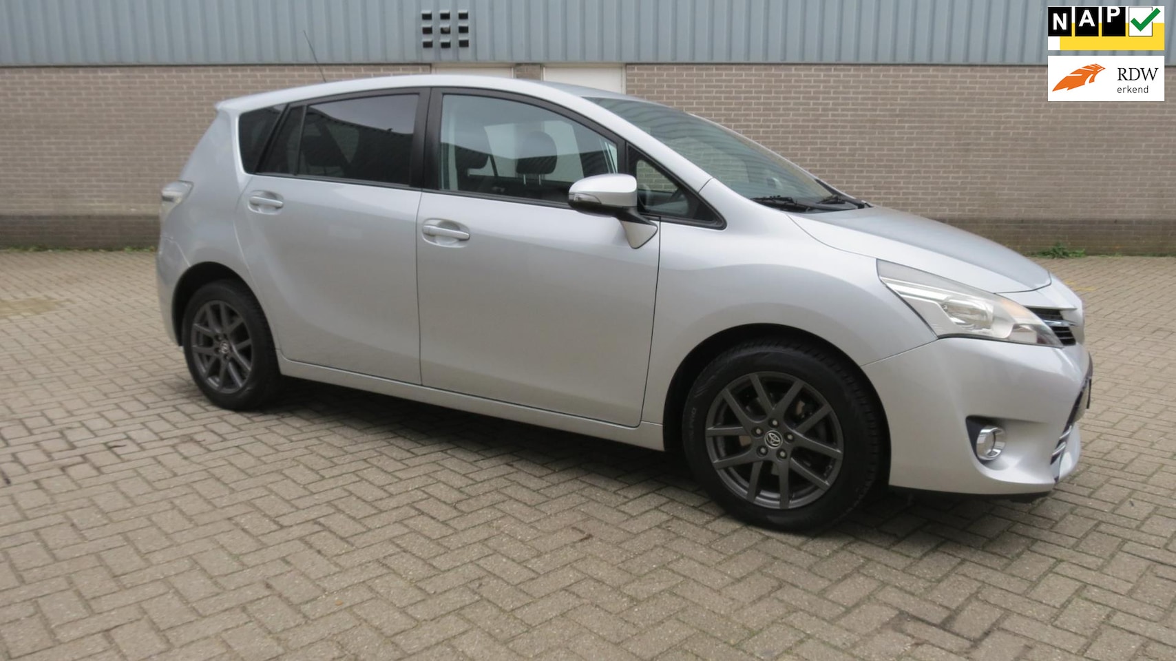 Toyota Verso - 1.8 VVT-i Business 1.8 VVT-i Business - AutoWereld.nl