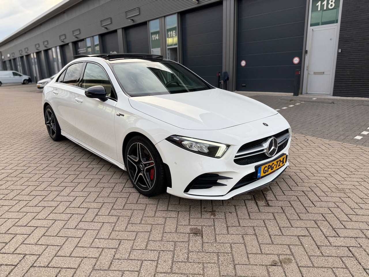 Mercedes-Benz A-klasse - AMG 35 4MATIC Premium|Pano|Cam|Full|Burm|Garantie - AutoWereld.nl