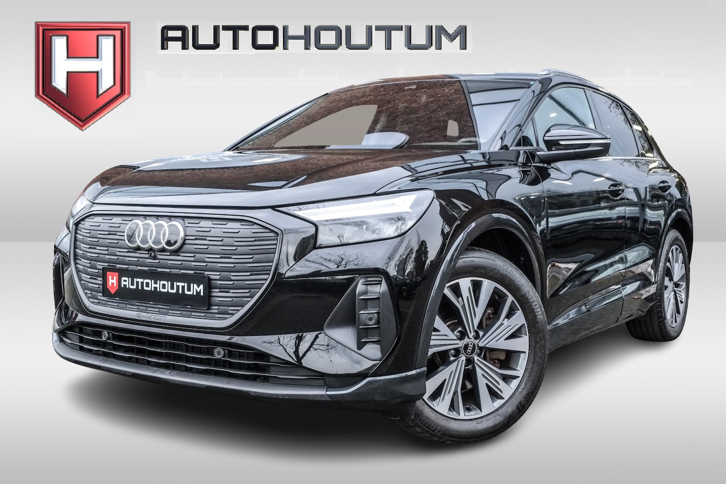 Audi Q4 e-tron - 45 quattro 77 kWh Trekhaak, Leder, Sportstoelen, Achteruitrijcamera, Head-up display - AutoWereld.nl
